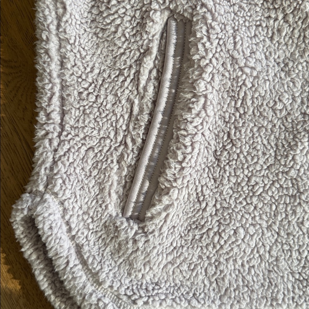 😊Cozy Women’s Sherpa Plush Quarter-Zip Jacket in Lavender - Picture 4 of 7